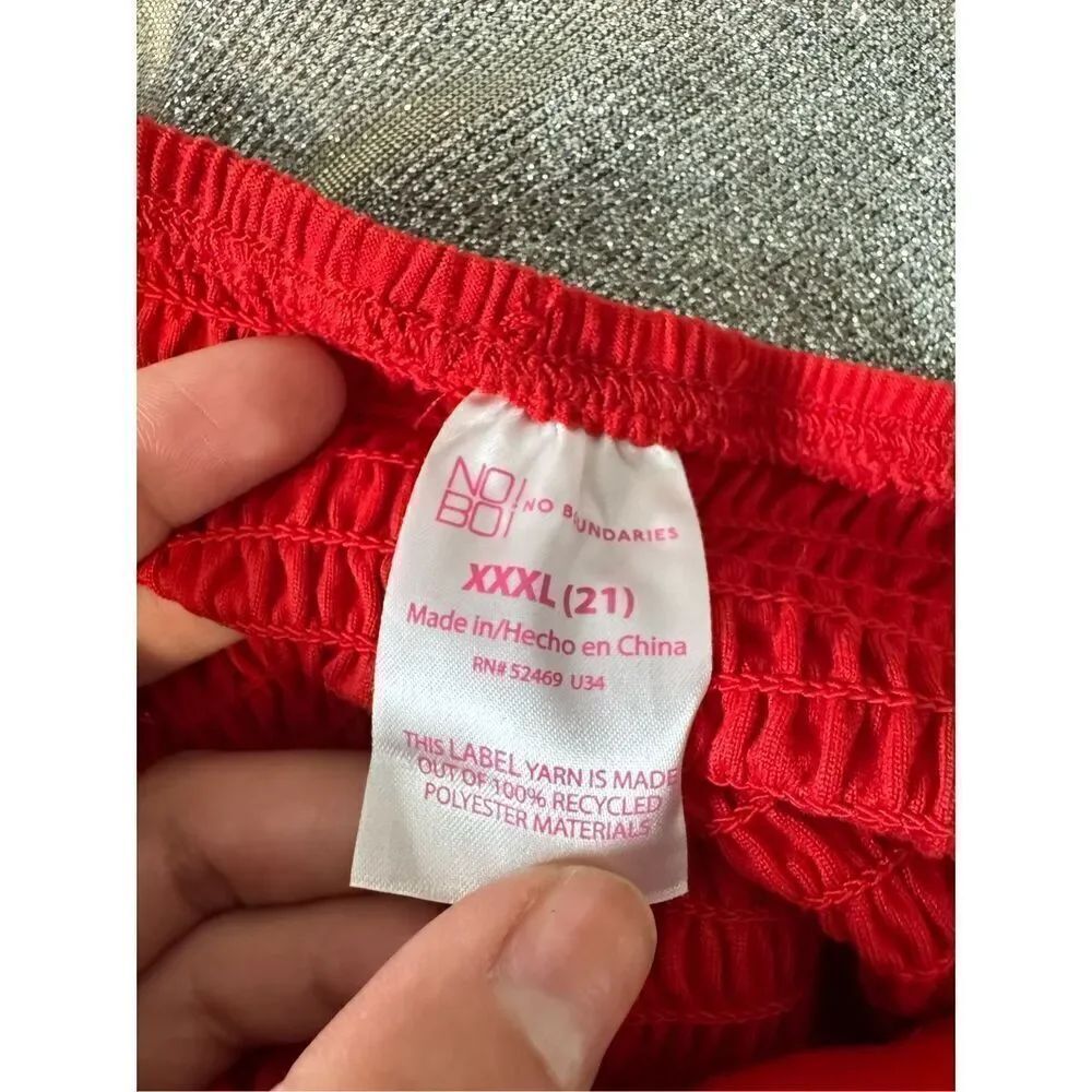 Red tank top - Picture 6 of 6